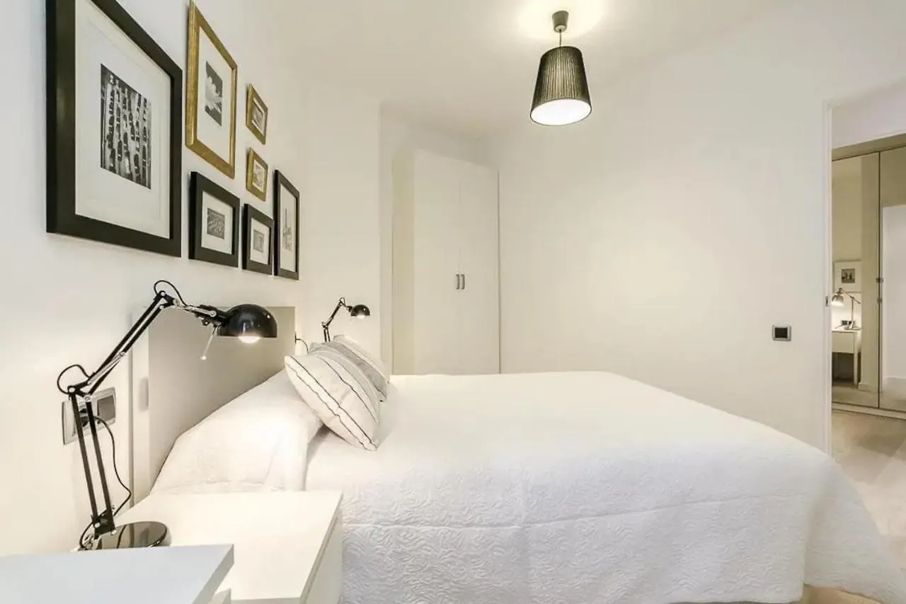 51Sam1021 - Modern Apartment Near Montjuic 바르셀로나